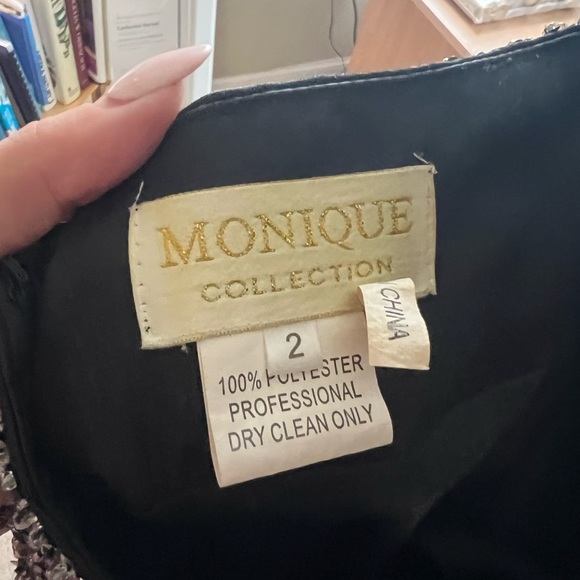 Beautiful dress for an event or prom. - Picture 3 of 4